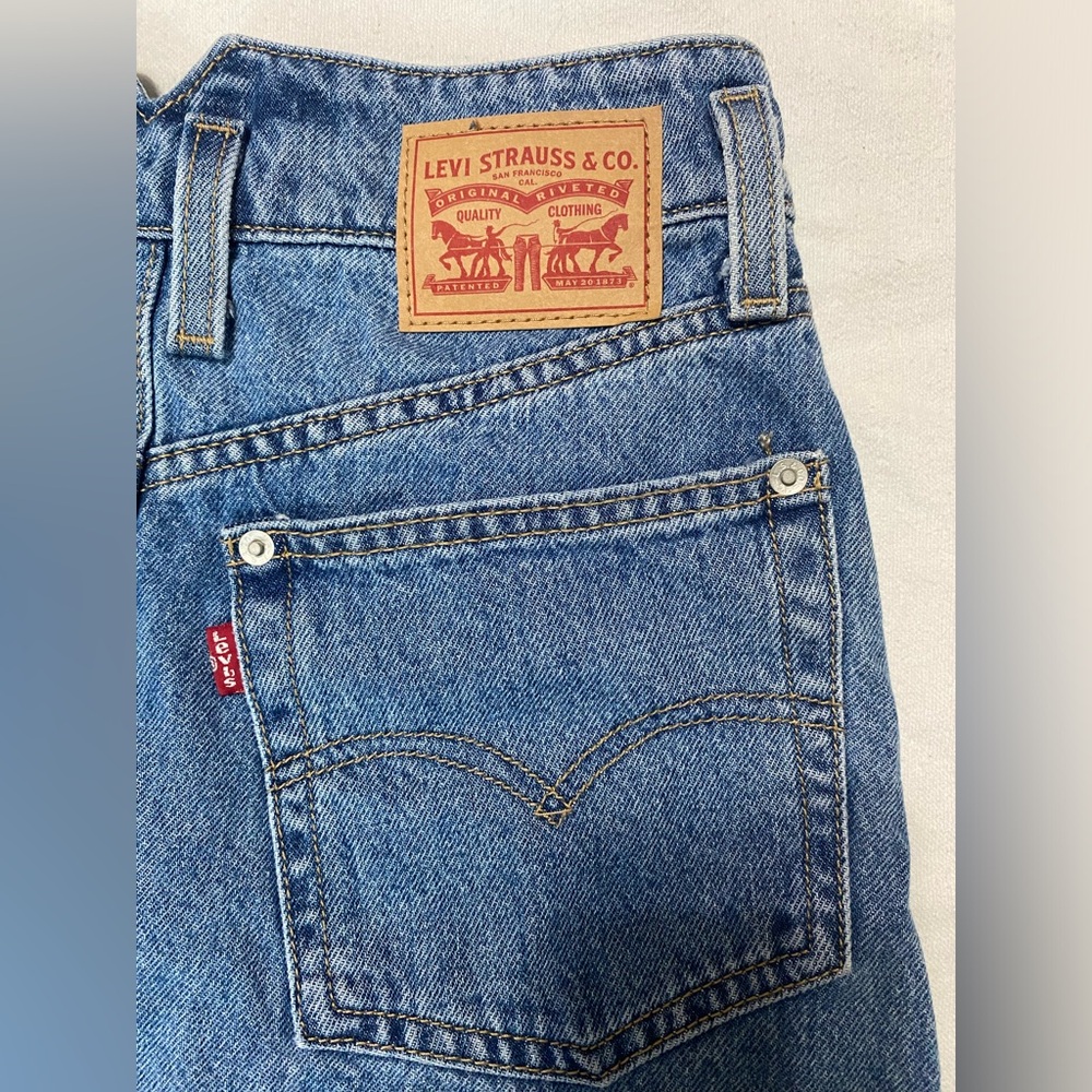 Levi’s Denim Skirt - Picture 7 of 10